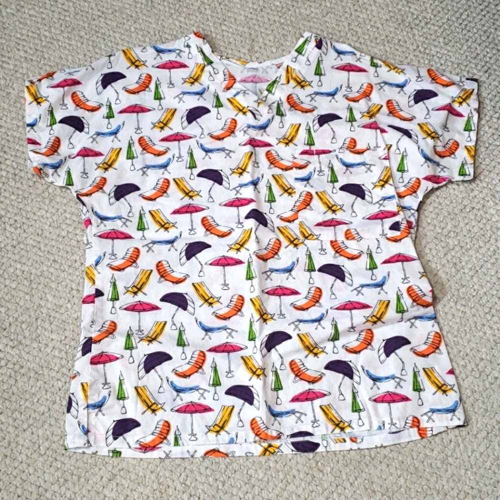 Scrub top, size med